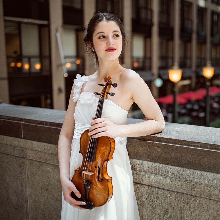 Violinist Maria Duenas