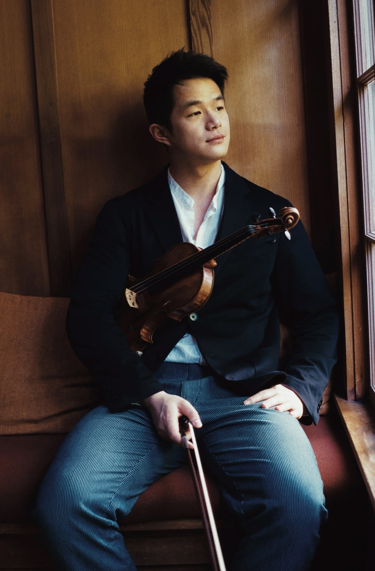 Lun Li violinist